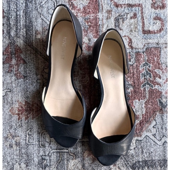 Nine West Women Black Leather Peep Toe Wedge Low/Flat Heels Size 8.5 Wedding - Picture 2 of 11